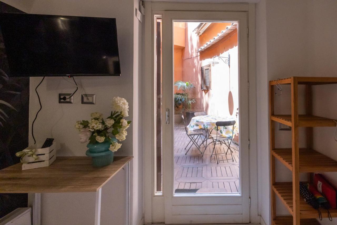Rione Monti Studio Apt With Private Garden 罗马 外观 照片